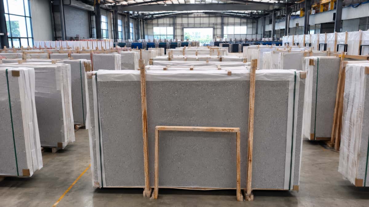 grey-artificial-stone-export-packing Export packing for grey artificial stone slabs and cut to size panels